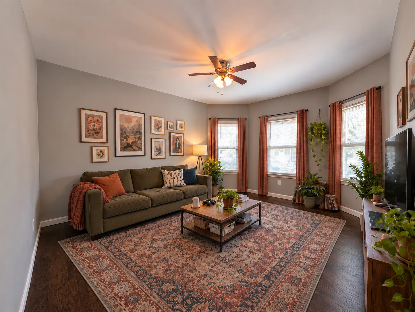2 bed, 900 sqft, $2,600 — Photo 1
