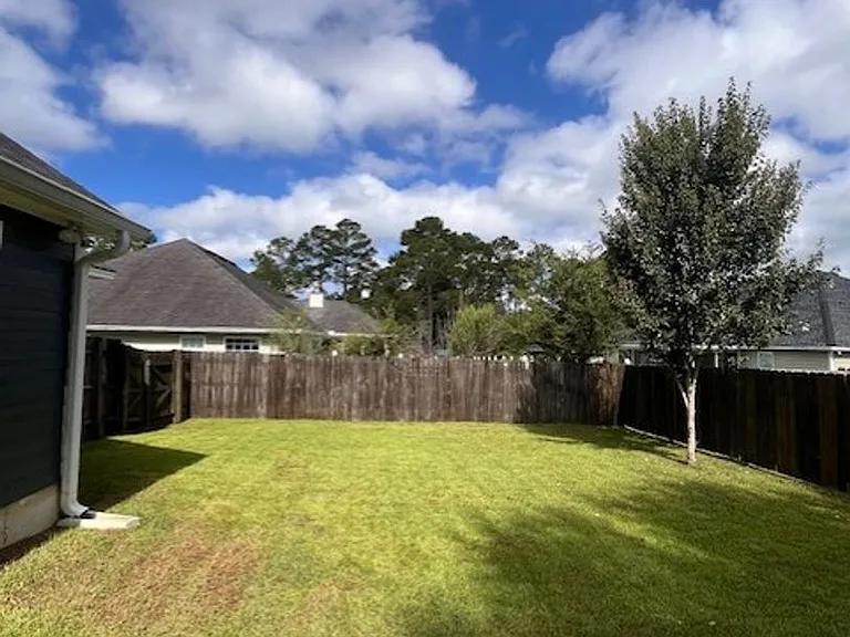 4077 Huntley Dr — Photo 11