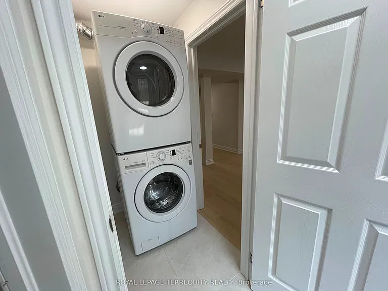 138 Cranston Ave — Photo 9