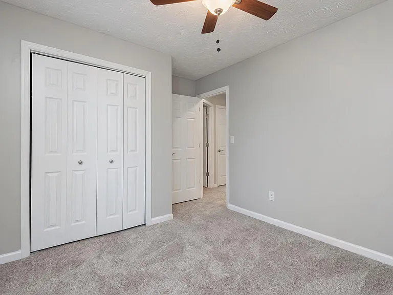 1560 Pheasants Glen Dr — Photo 25