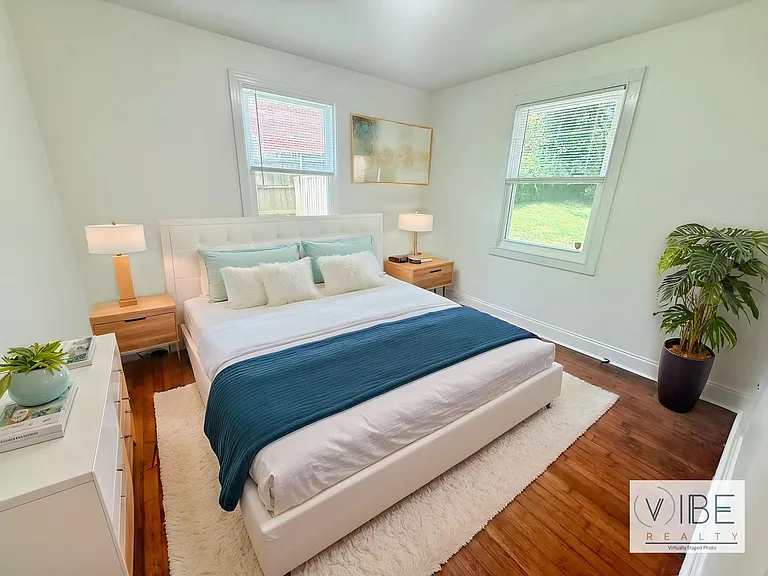 902 Gibson Dr — Photo 4