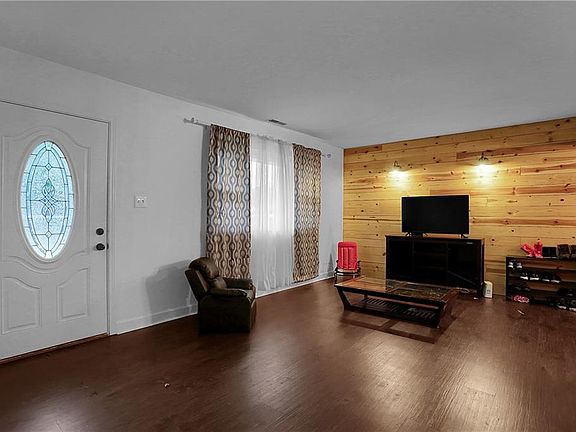 5th image of 414 Grovewood Dr