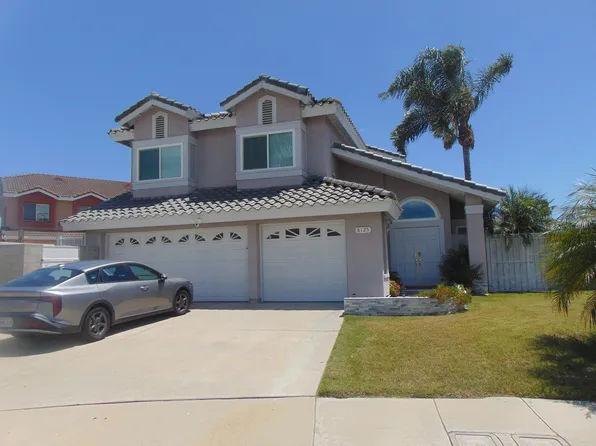 8125 Acacia Cir, Cypress, CA 90630