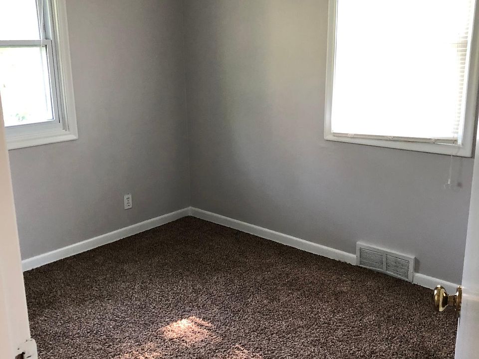 2nd image of 5718 Manderson St