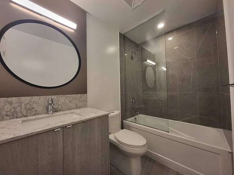 771 Yonge St — Photo 31