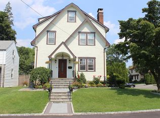 131 Lawrence Pl #1, New Rochelle, NY 10801