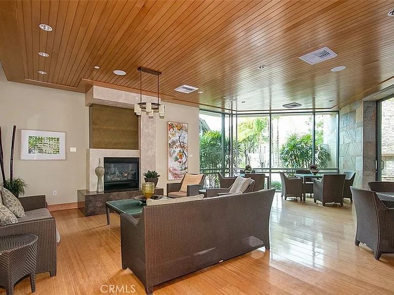 4407 Rivington — Photo 45