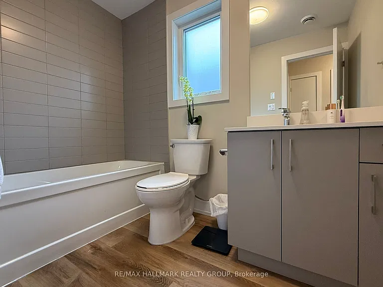 696 Roosevelt Ave #3 — Photo 11