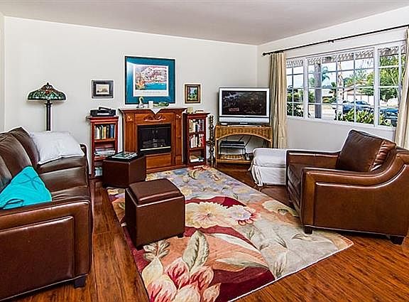 4th image of 1349 E Lincoln Ave