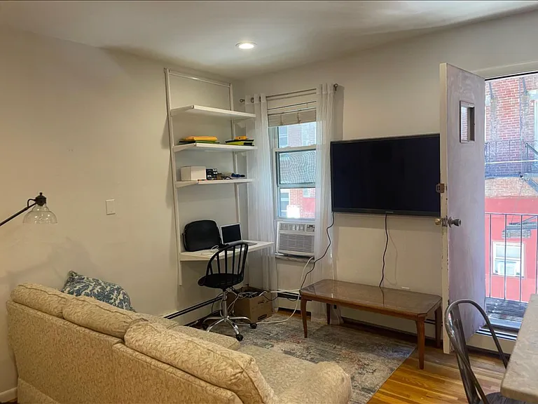 160 Salem St #2 — Photo 9