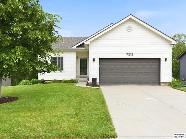 7512 S 101st St, La Vista, NE 68128