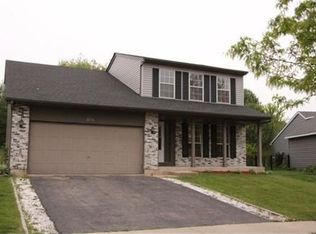 636 Hampton Cir, Elgin, IL 60120