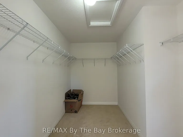 194 Union Blvd — Photo 16