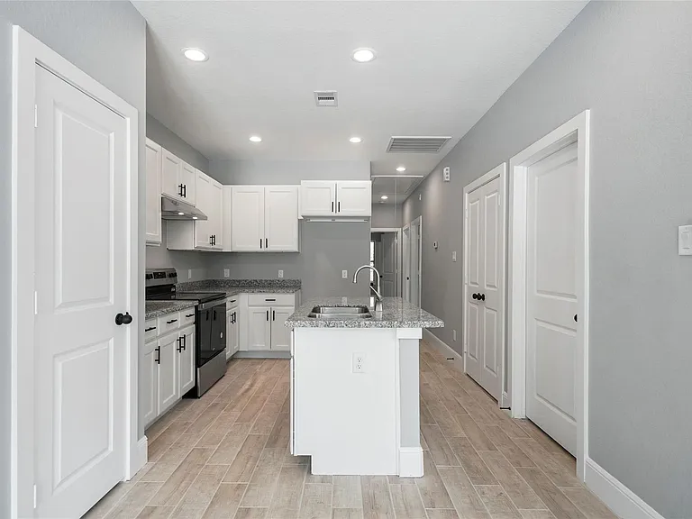 4205 Elmwood St #B — Photo 14