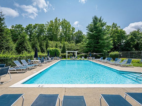 4th image of 215 Sandpiper Court