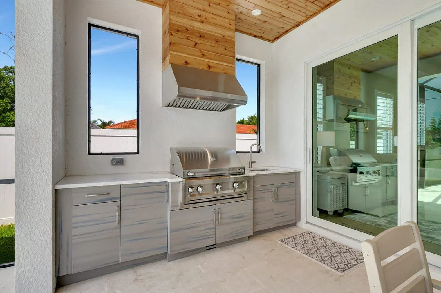 4 bed, 3.0 bath, 2497 sqft, $9,252 — Photo 4