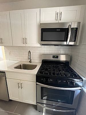 2nd image of 141-30 Pershing Cres #4NN