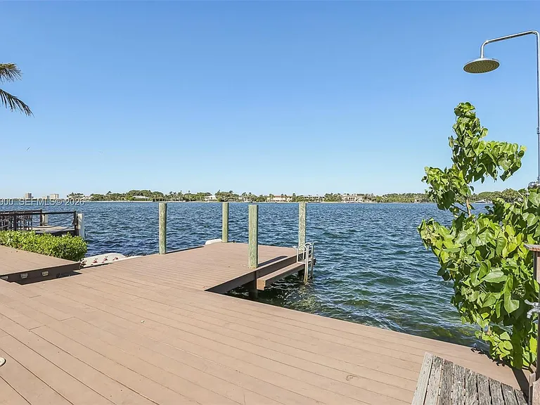 1231 Stillwater Dr — Photo 4