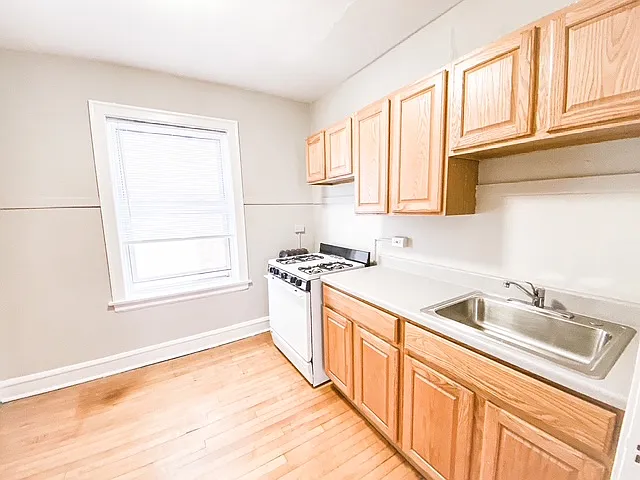3822 N Janssen Ave #3W — Photo 4