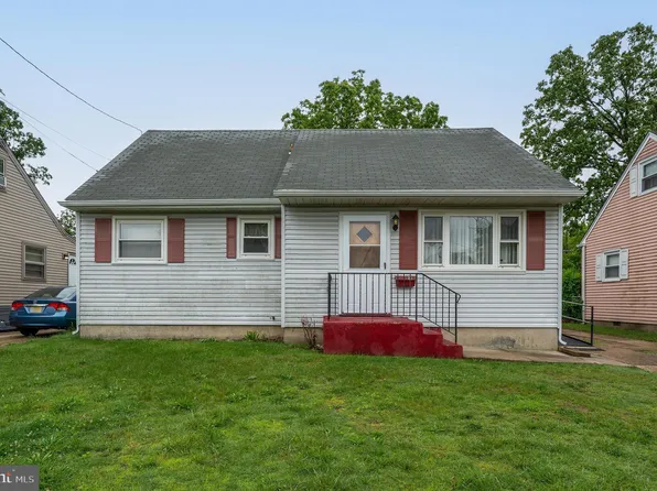 90 W 6th St, Burlington, NJ 08016