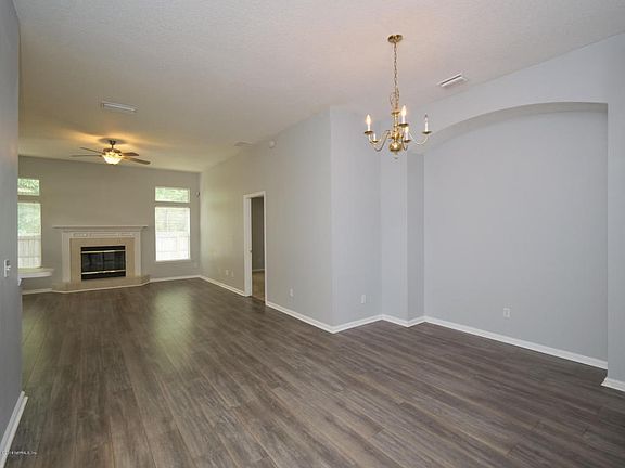 Dining & Family Rooms