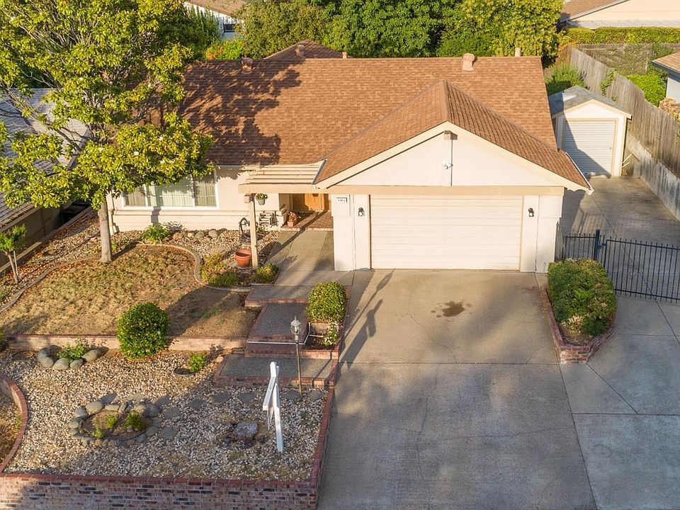 1st image of 5942 Brittany Way