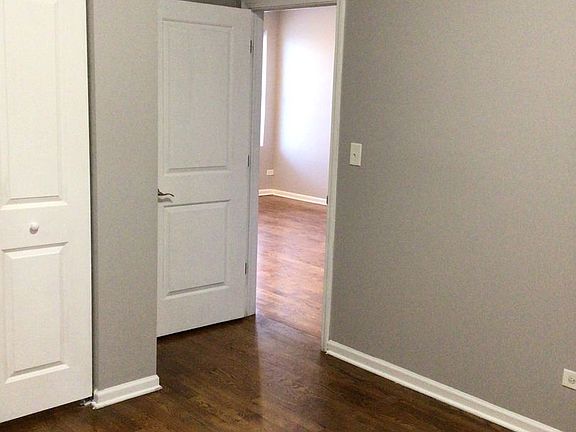 2nd image of 4752 S Michigan Ave #4756-2