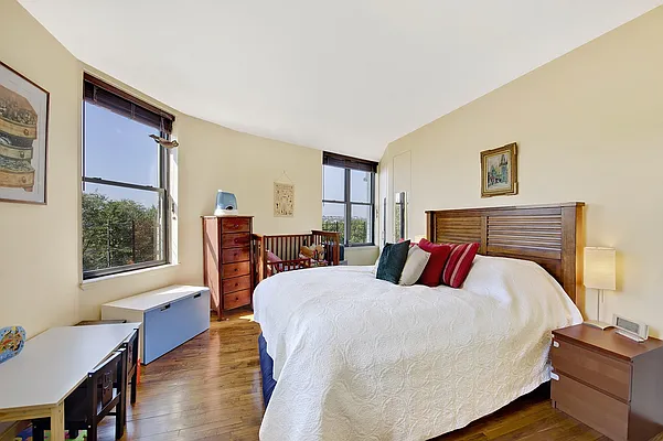 Sold by Nest Seekers International | media 23