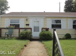 949 40th St, Moline, IL 61265