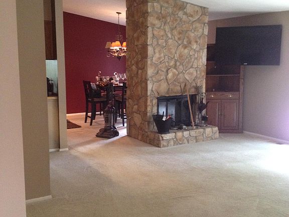 4th image of 9018 Squire Ct
