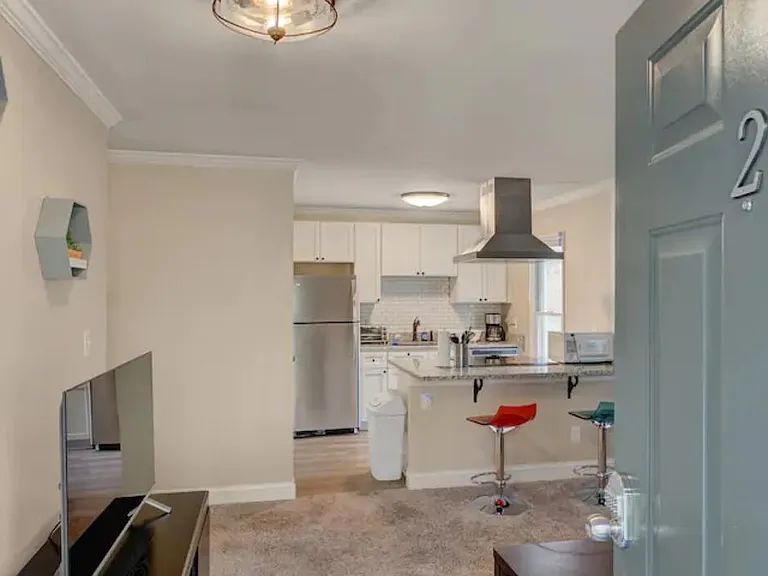 2225 Summit St #2 — Photo 14