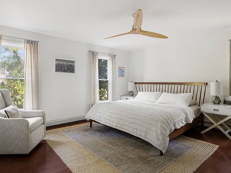 312 Noyack Rd — Photo 10