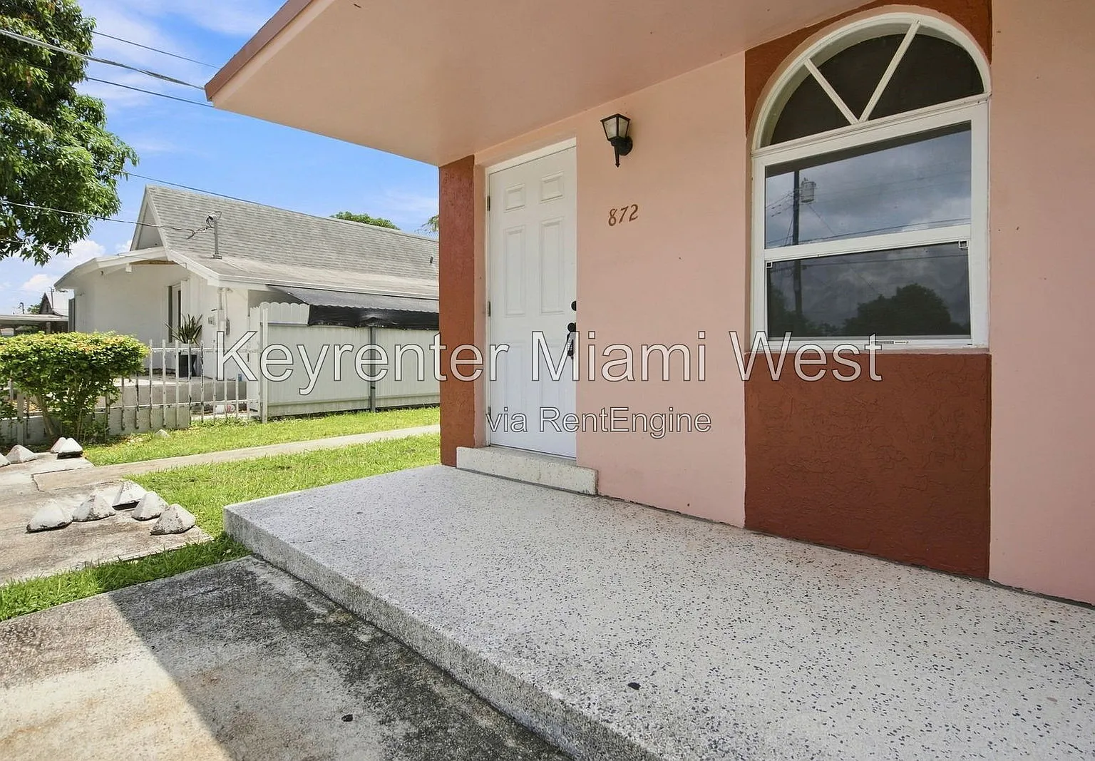 2 bed, 1.0 bath, $2,300 — Photo 3