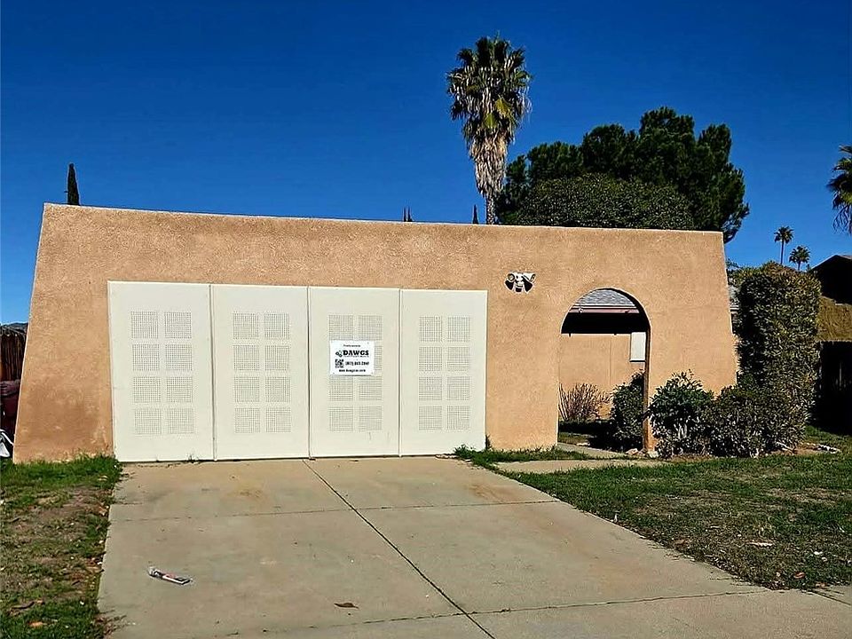 1st image of 24638 Hemlock Ave