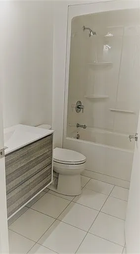 2 bed, 2.0 bath, 875 sqft, $1,985 — Photo 3