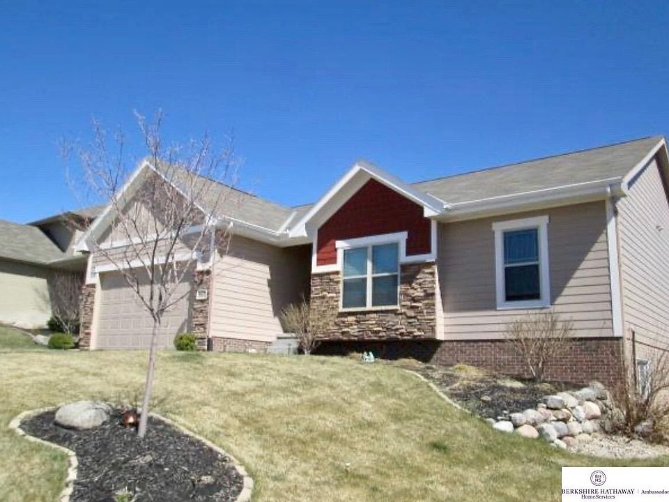 1st image of 567 S 184th St