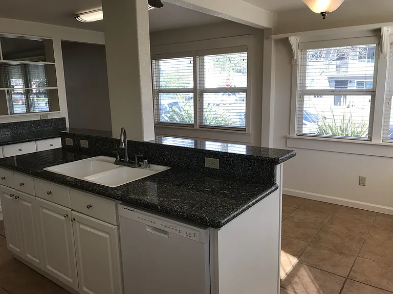 324 Stevenson St — Photo 8