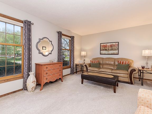 5th image of 8833 Tamarac Way