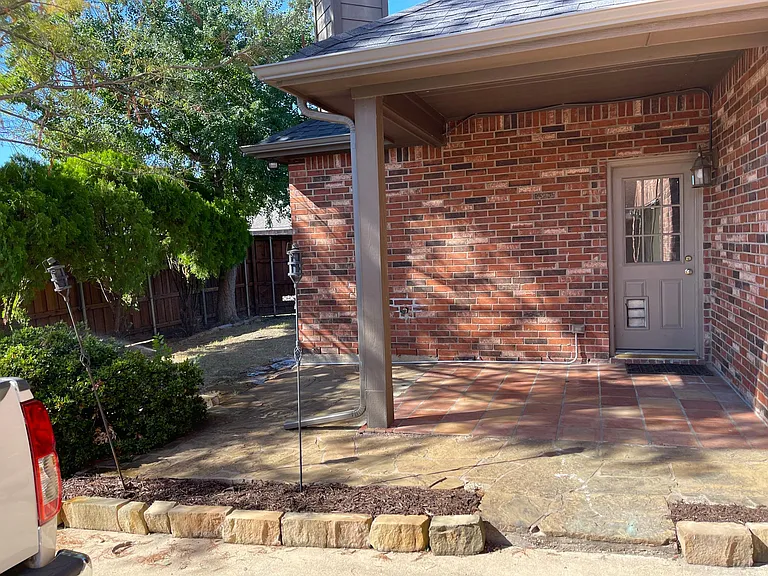 6609 Amesbury Ln — Photo 3