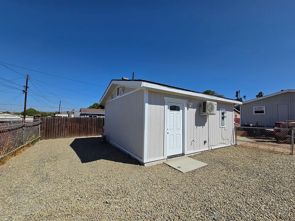 1055 Quarry St #2