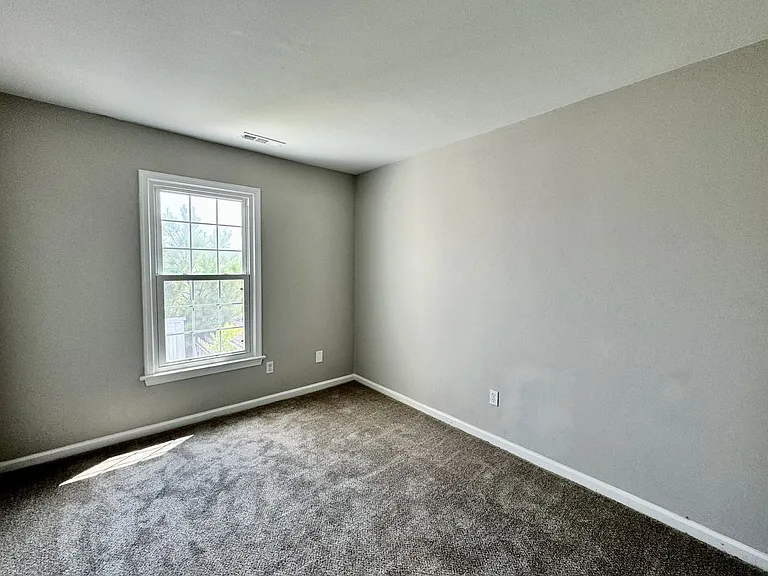 1654 Mantane Arch — Photo 41