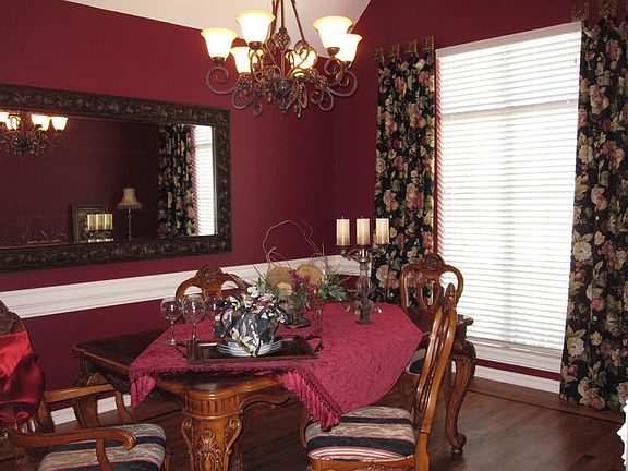 Elegant formal dining with Crown Molding