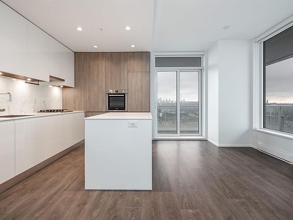 5th image of 4650 Brentwood Blvd #1505