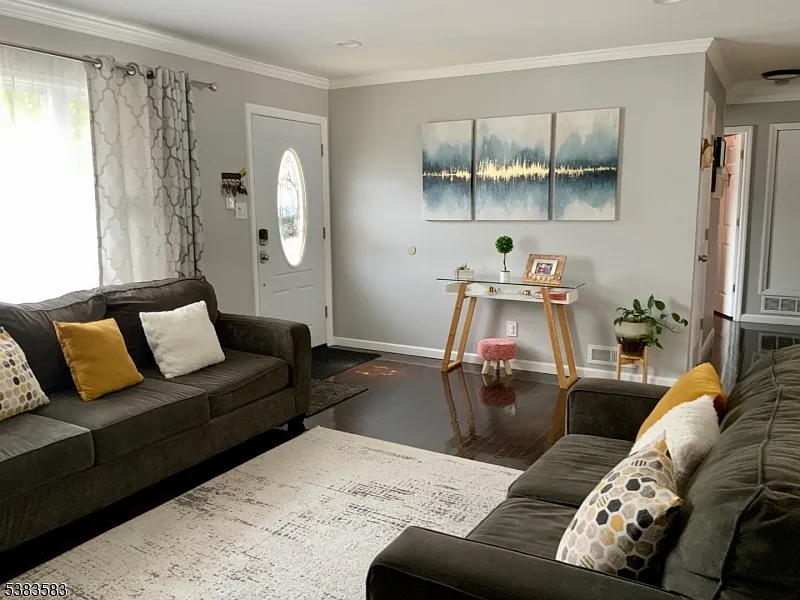 3 bed, 3.0 bath, $3,999 — Photo 4