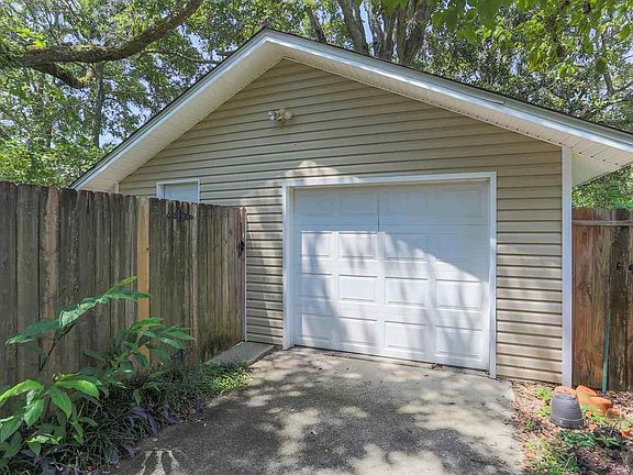 5th image of 920 E Jordan St