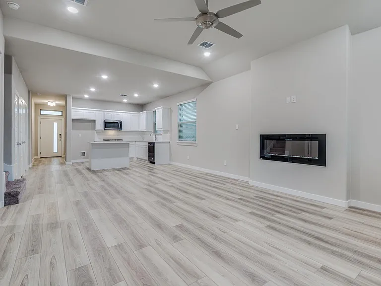 2544 Rambling Rd — Photo 4