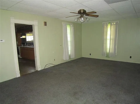 204 E South 1st St, Findlay, IL 62534