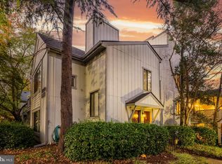 2322 Hunters Run Dr #2322, Reston, VA 20191