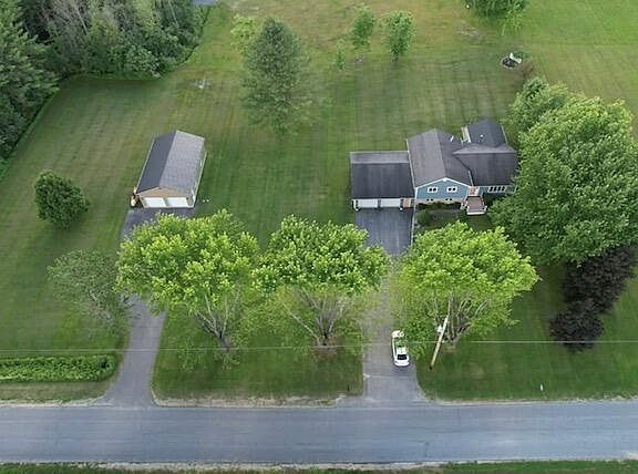 2nd image of 33 Garrand Rd
