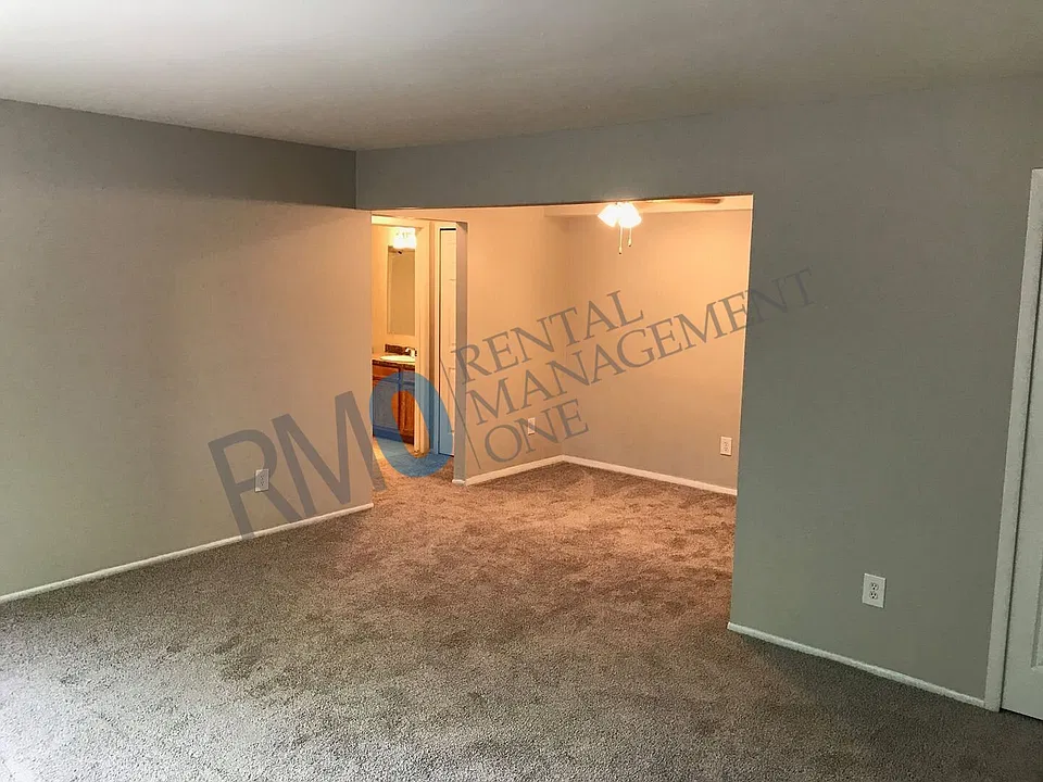 837 Ludlow Ave #201